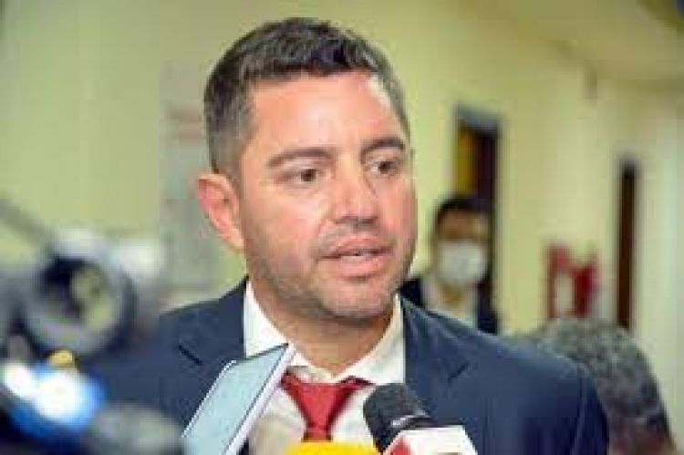 Alliana niega maniobra y asegura que su reemplazante es extorsionado por sus propios aliados