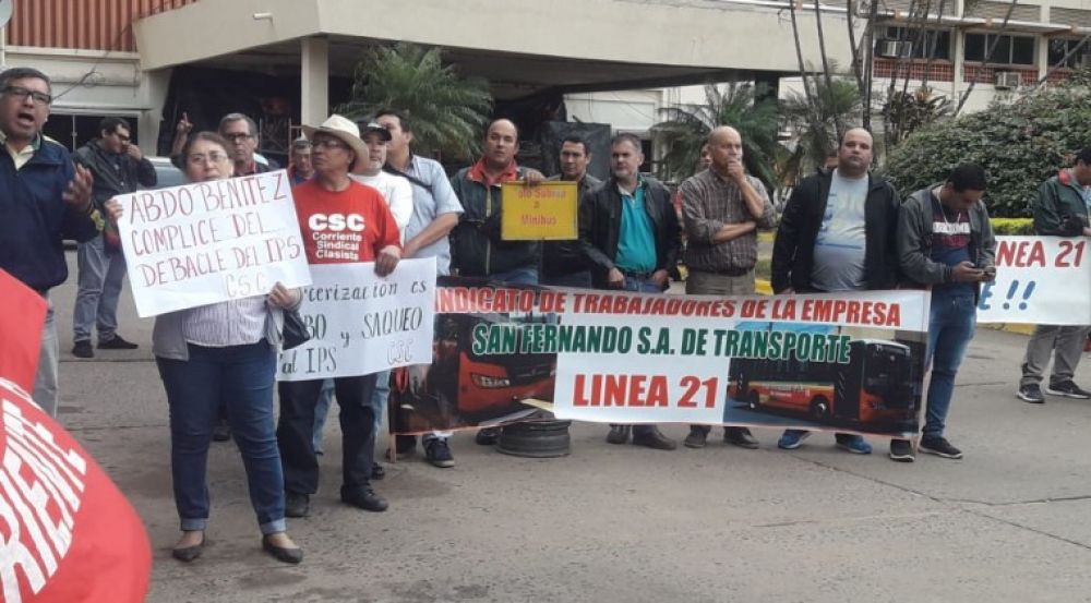Sindicalistas hablan de "mafia" en IPS y piden salida de Rodrguez