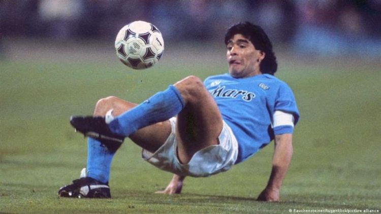 Madres de Plaza de Mayo denuncia el robo de camisetas donadas por el 10, Diego Maradona