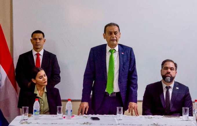 Barchini tilda de “cucharachas que intentan escorderse” a quienes critican su gestión