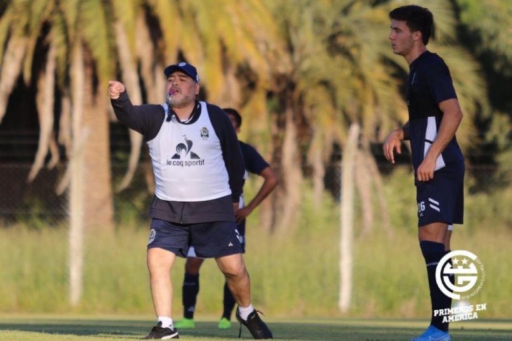 Maradona prescinde de Pablo Velázquez