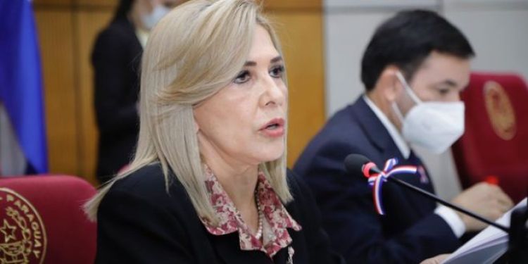 La situación del país no está para préstamos, según senadora