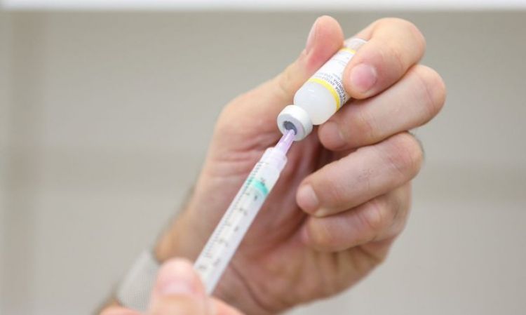 Los expertos se preocupan por la seguridad de las vacunas Oxford y AstraZeneca