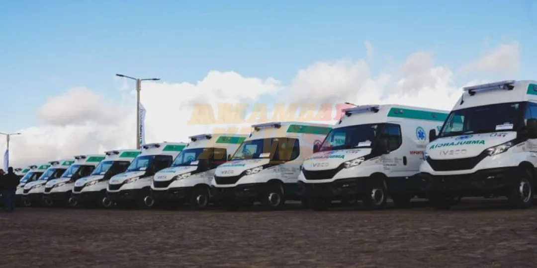 Salud recibe 30 nuevas ambulancias para fortalecer el sistema de atención