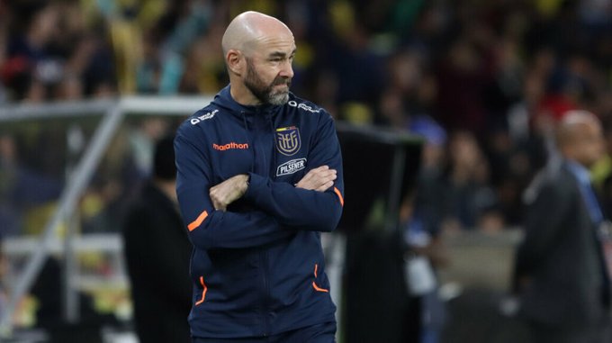 Ecuador anuncia salida del DT Félix Sánchez tras derrota ante Argentina