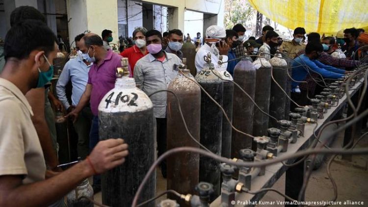 Segunda ola de COVID-19 en India: registró otro récord diario de casos y padece la carencia de oxigeno