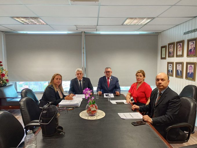 Magistrados volverán a manifestarse hoy en reclamo de un reajuste salarial
