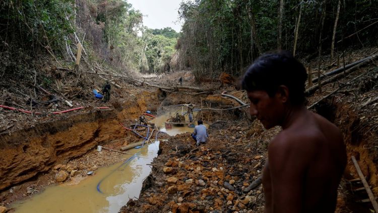 Dos niños son engullidos por el río tras jugar cerca de una maquinaria de mineros en Brasil