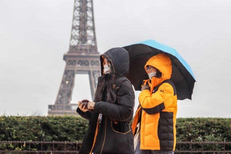 Francia rompe el récord de más de 52.000 casos diarios de Covid-19