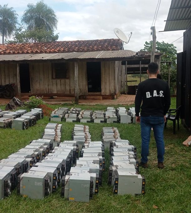 En Yby Yaú incautan máquinas mineras, armas y otros elementos