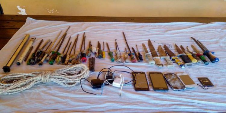 Incautan armas, celulares y bebidas alcohólicas en cárcel de Emboscada