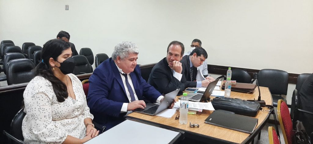 Fiscalía pide 6 años de cárcel para Justo y Patricia Ferreira, por contrabando de camas hospitalarias