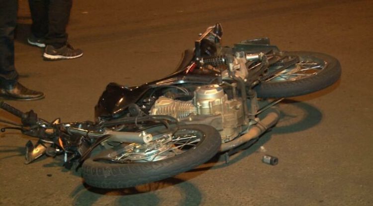 Motociclista muere al chocar de frente contra un bus