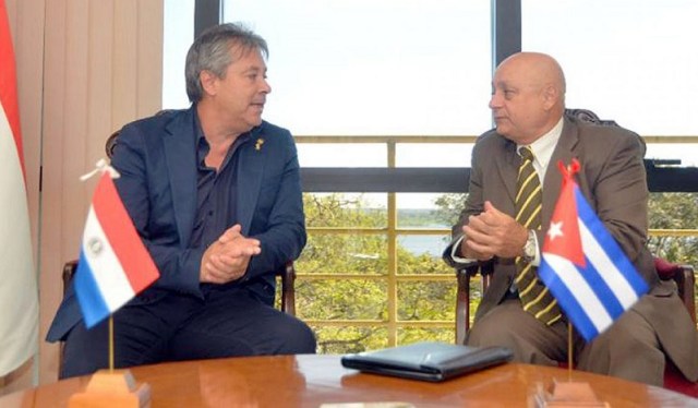Visita protocolar del embajador de Cuba a titular de Diputados