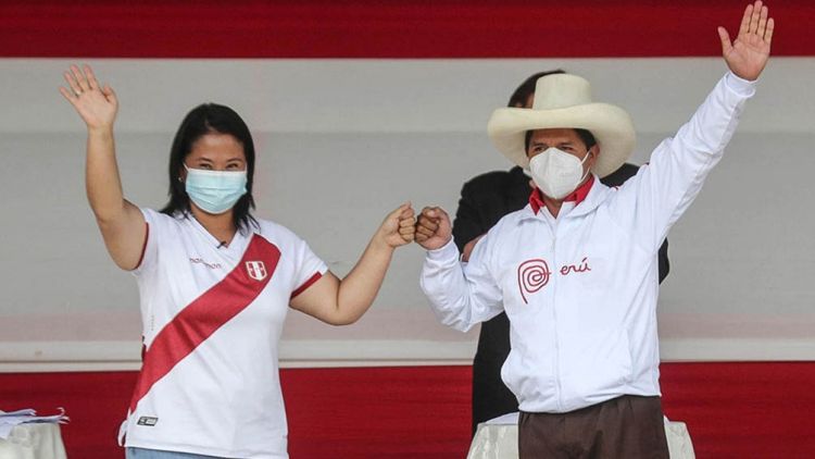Castillo y Fujimori cruzaron acusaciones, chicanas y promesas en un inusual debate