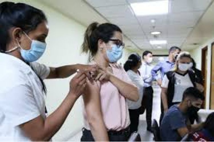 Desde este lunes continúa la vacunación contra el COVID-19 y la influenza