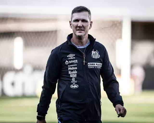Santos despide a Paulo Turra tras 7 partidos y solo un triunfo