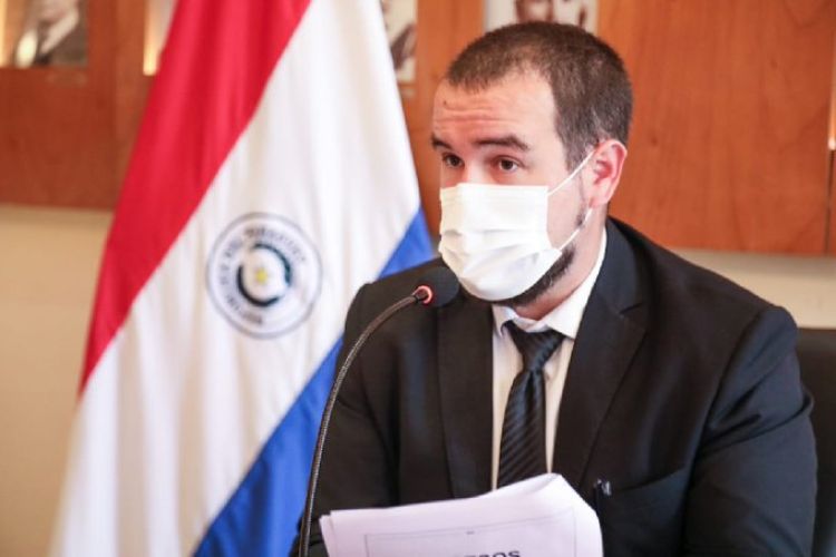 Déficit de cajas de docentes y FFAA alcanzaría los USD 3.500 millones en 8 años