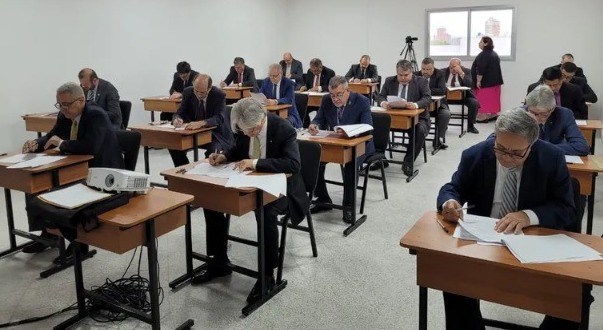 Tras sospecha de fraude, anulan examen de postulantes a Ministro de la Corte