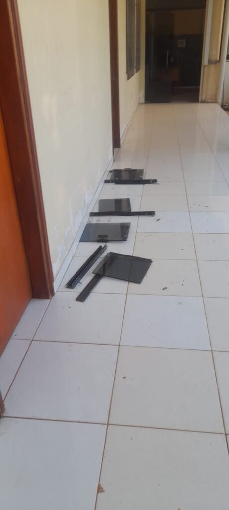 Vandalismo en Tribunal Electoral de Concepción provoca daños materiales.