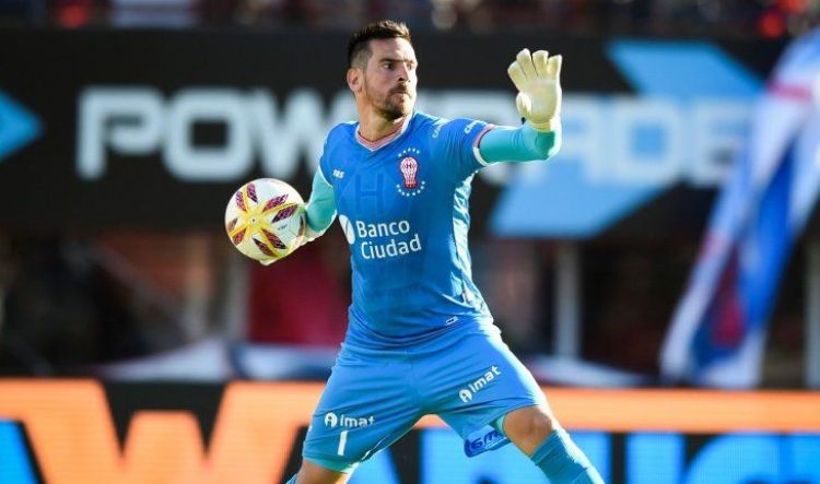 Antony Silva va a la Justicia contra Huracán