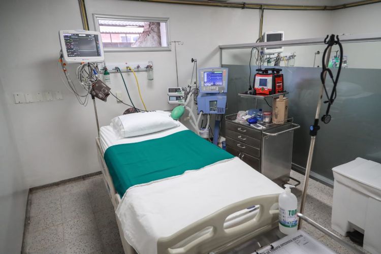 Más camas en UTI sin profesionales capacitados es imposible de sostener, advierten