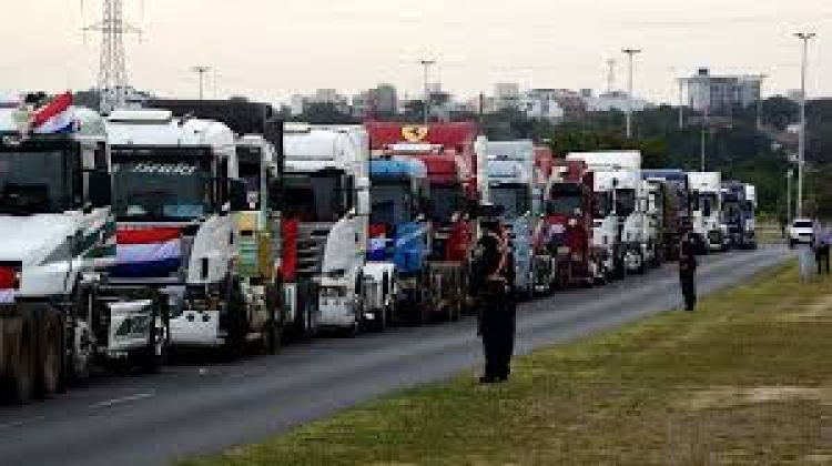 Camioneros dicen que no reciben respuesta ante pedido de bajar combustibles y nuevamente cerrarían rutas