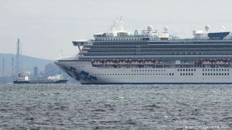 Suben a casi 150 los casos de coronavirus en un crucero en Japón