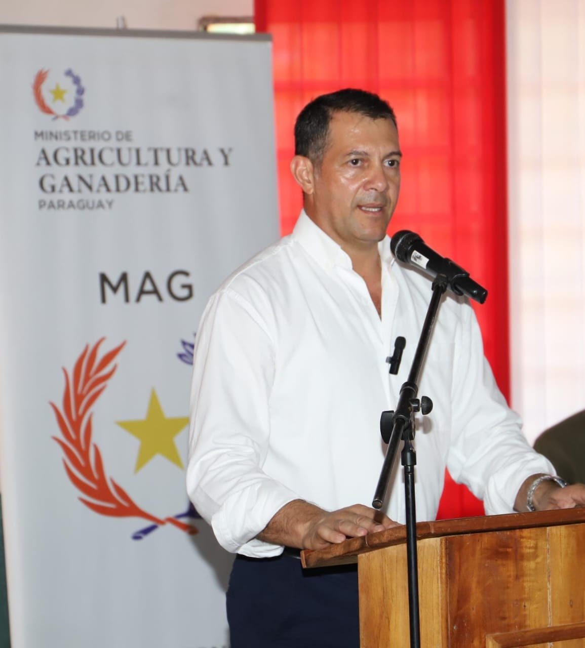 Opinión: El ministro Giménez, ¿es o se hace?