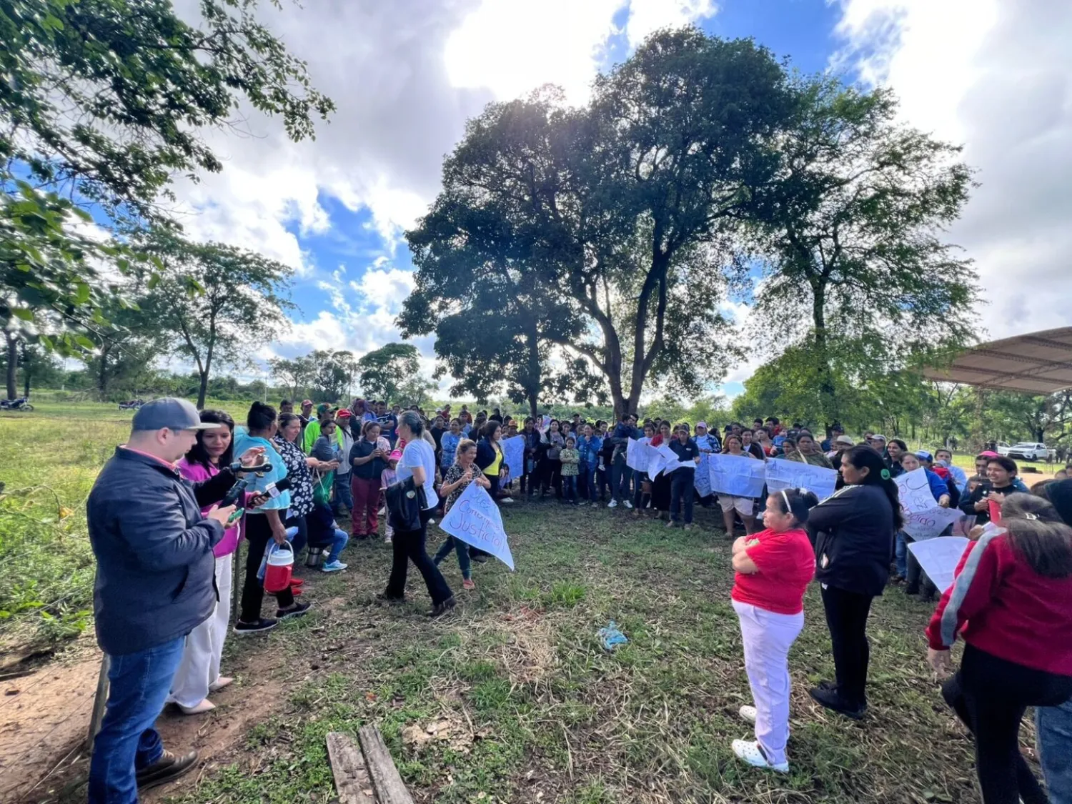 Con movilización, respaldan a familia Lindstron