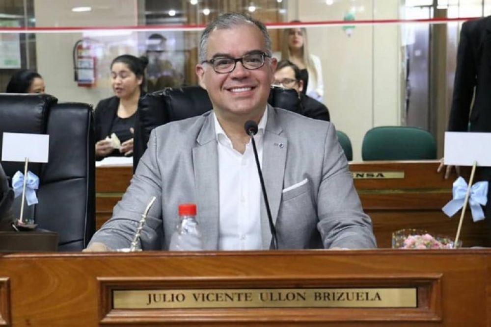 Julio Ullón anuncia su precandidatura a Intendencia de Asunción