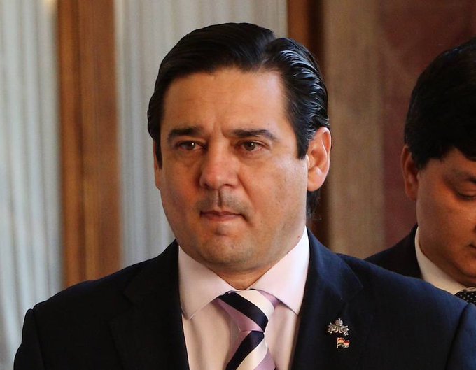 Salyn Buzarquis presento pedido de pérdida de investidura de Horacio Cartes