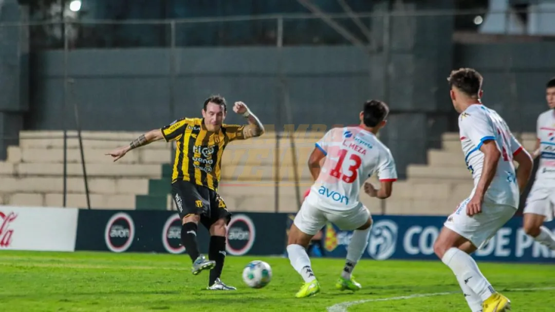Guaraní se recupera y toma la punta