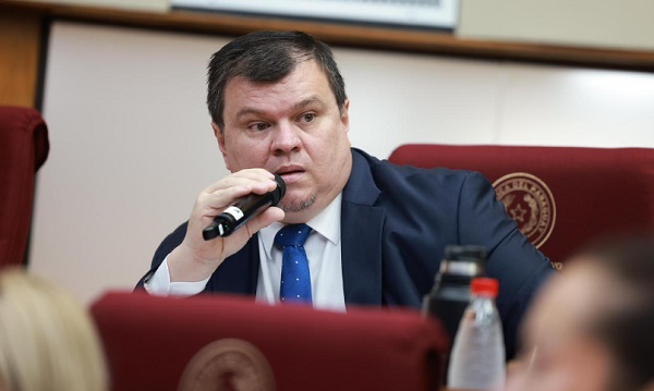 TSJE repone momentáneamente a Dionisio y a otros senadores en el PLRA