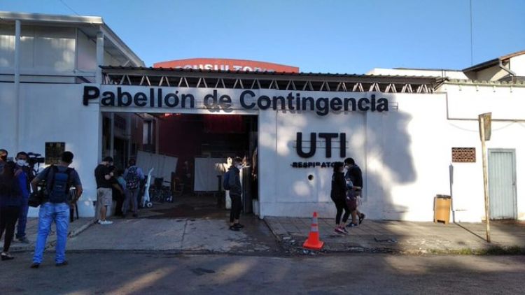 Hospital de Villa Elisa completamente colapsado: "Hay gente que lleva su silln"