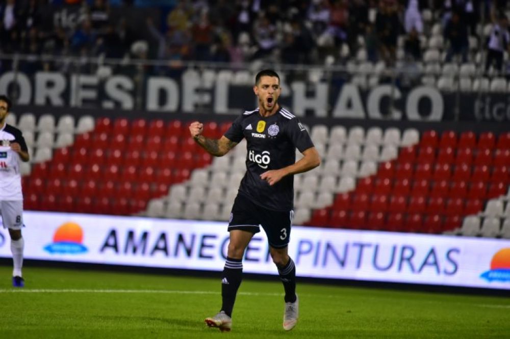 Olimpia arranca con goleada la defensa del título
