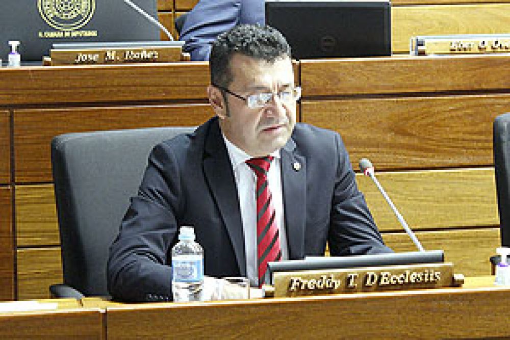 Guardaespaldas del diputado Freddy D""Ecclesiis amenazó al corresponsal de ABC