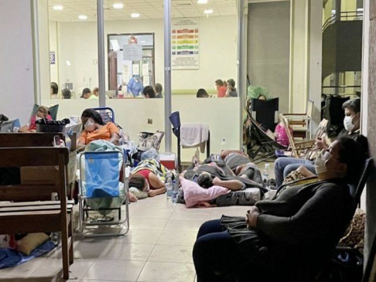 Asegurados del IPS ruegan por fármacos y camas en terapia