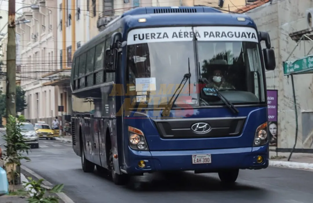 Gobierno continúa diálogo con empresarios del transporte y asegura plan de contingencia