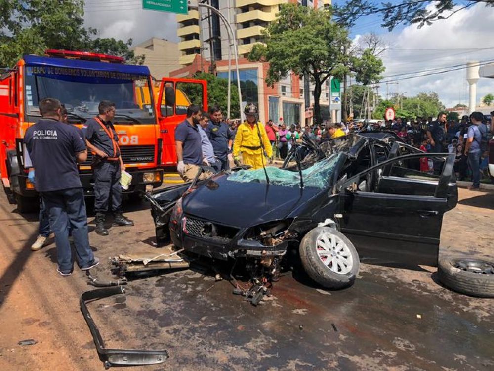 Un muerto y un herido grave en violento accidente en Ciudad del Este