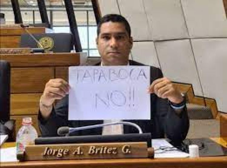 Diputado repudió a Salud Pública por recomendar nuevamente uso de tapabocas