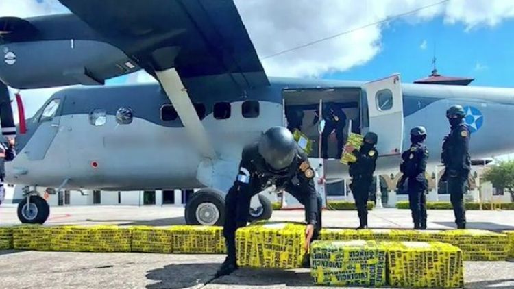Incautan “narcojet” que sería de las disidencias de las FARC con una tonelada de cocaína