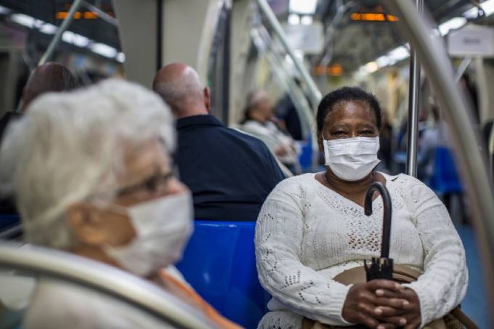 Facebook prohíbe anuncios engañosos de coronavirus