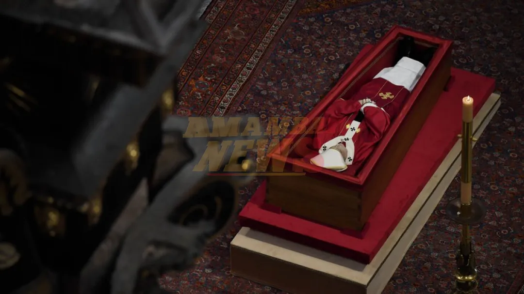 Francisco será sepultado con sus zapatos usados y en un féretro que lleva su escudo
