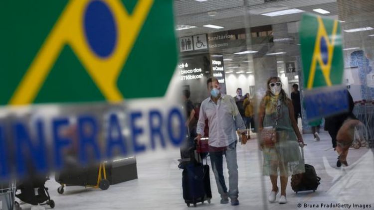 Brasil reduce requisitos de covid-19 para viajeros vacunados