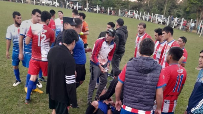 Futbolista golpeó a un árbitro tras anular un gol en Yataity