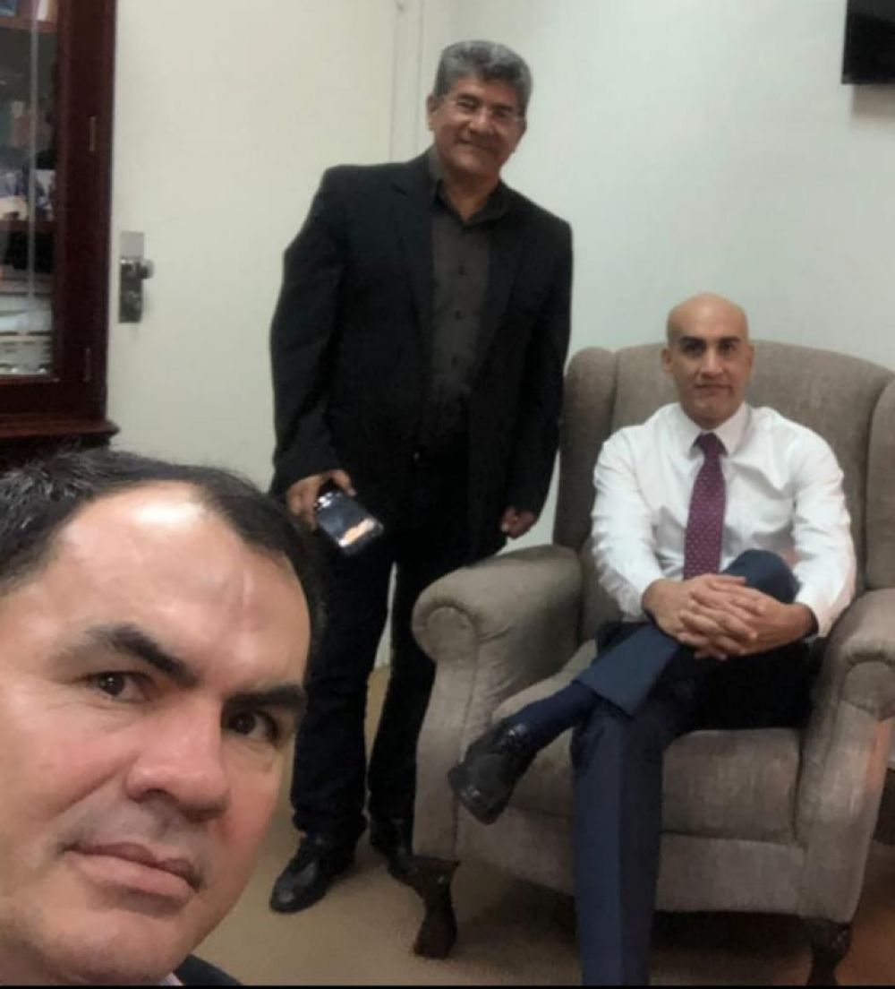 Critican a Mazzoleni por no reconocer que el sistema de salud pública está colapsado