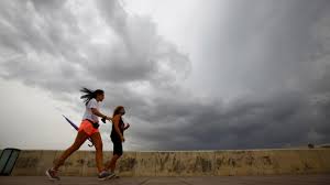 Martes cálido a caluroso, lluvioso y con mucha humedad