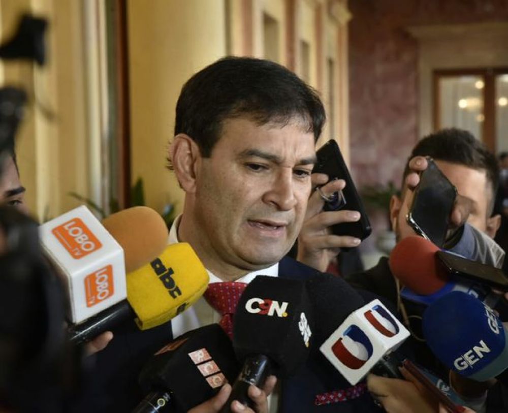 Senador Trato apu""a, fuera de comisión investigadora de acta entreguista