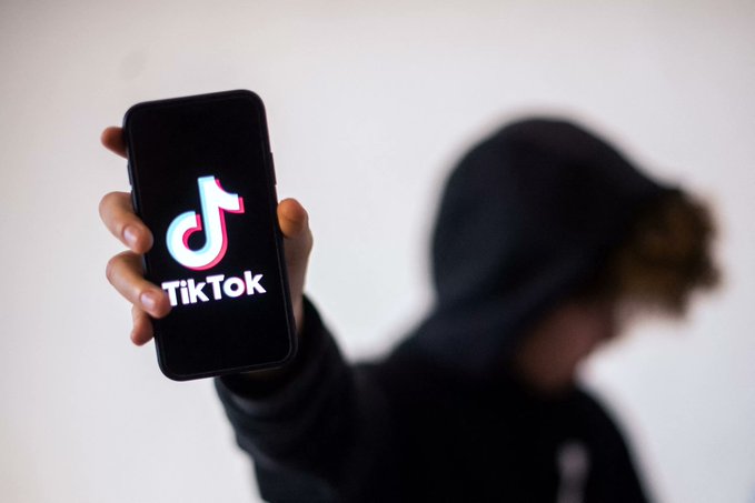 Argentina: Un adolescente falleció y otro se encuentra grave en el hospital por un reto viral de TikTok